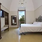 Villa Degli Eroi *
