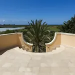 Degli Eroi Villa
