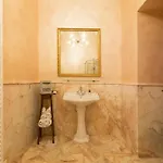 Villa Degli Eroi *